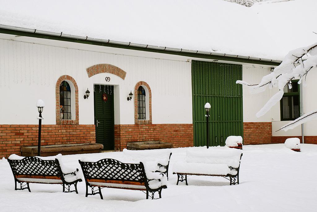 Gasthaus Florian Vendeghaz Villánykövesd Exterior foto